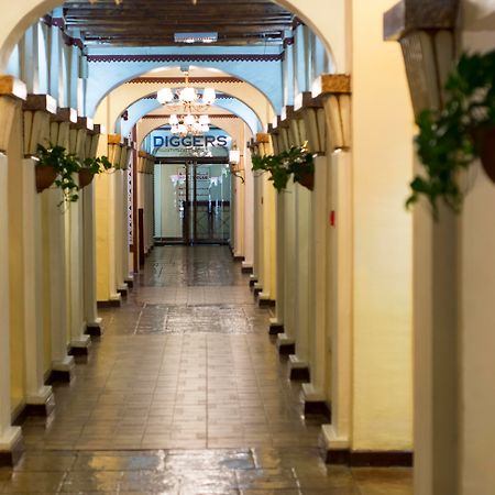 מנאמה Delmon International Hotel מראה חיצוני תמונה