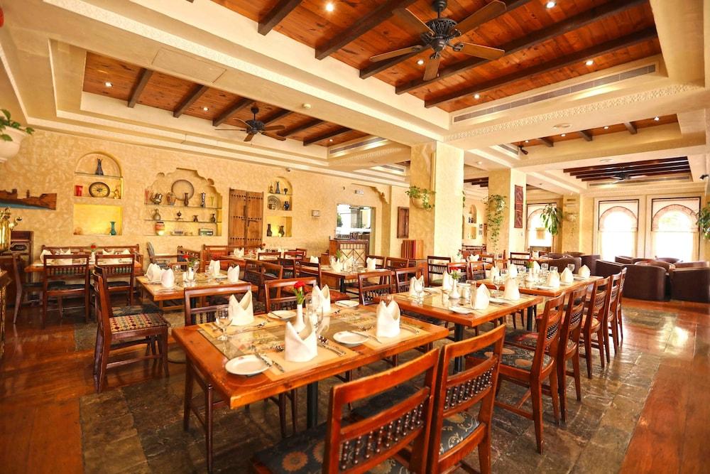 מנאמה Delmon International Hotel מראה חיצוני תמונה