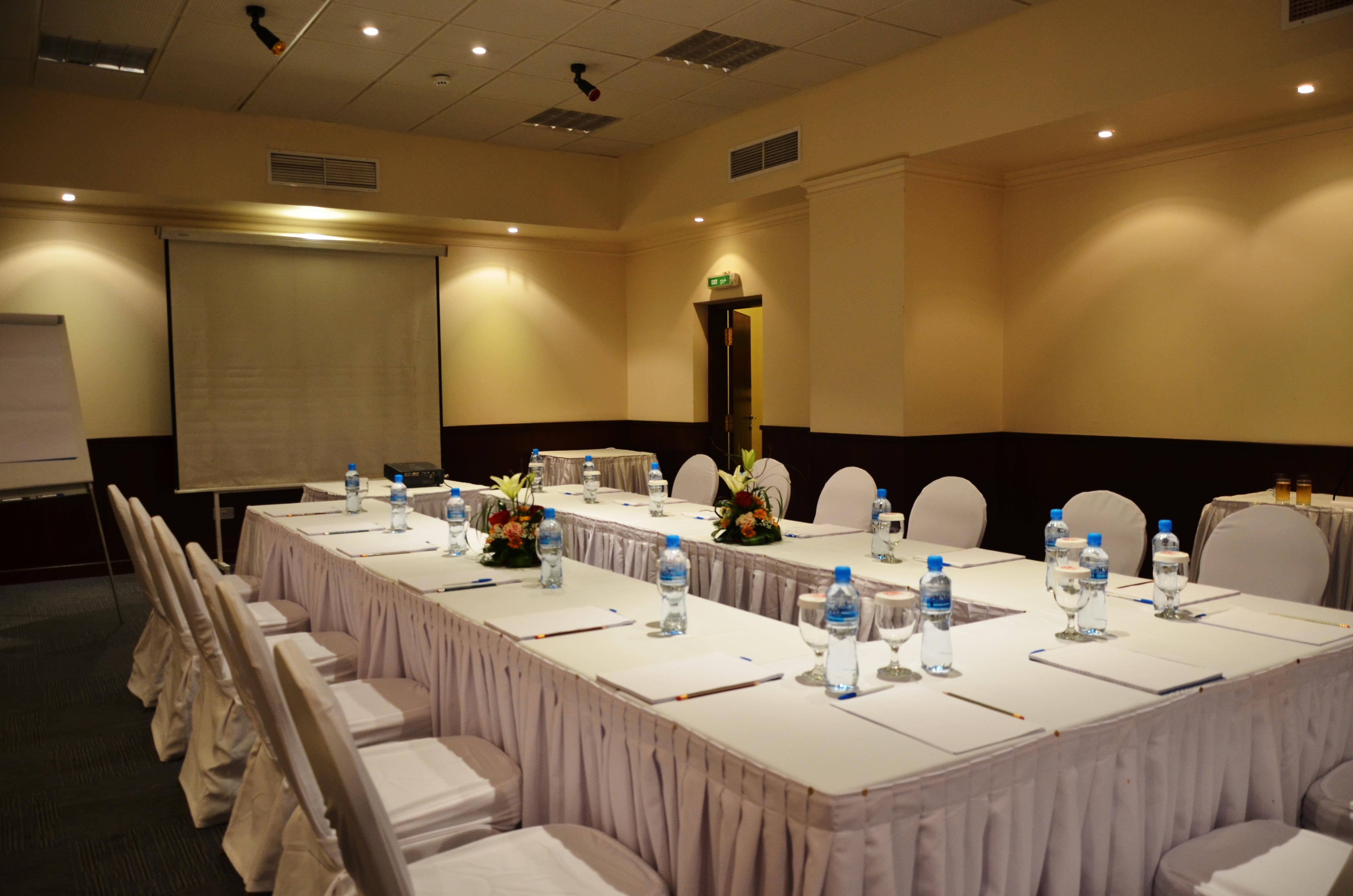 מנאמה Delmon International Hotel מראה חיצוני תמונה