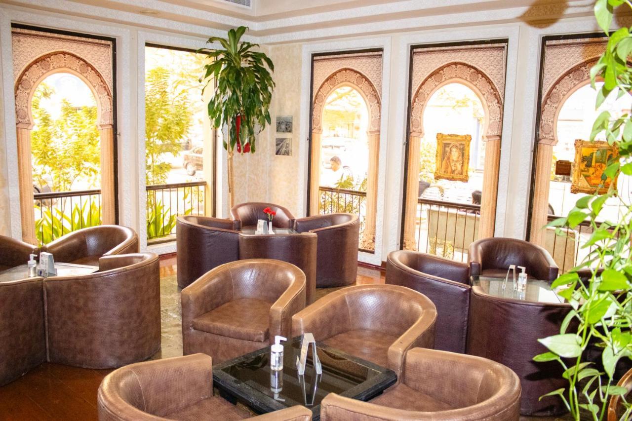 מנאמה Delmon International Hotel מראה חיצוני תמונה