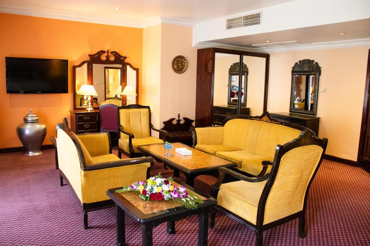 מנאמה Delmon International Hotel מראה חיצוני תמונה
